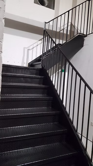 Stairs and Railings That Complement Interior Design